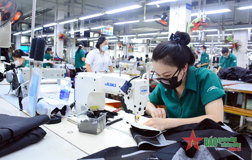 Các doanh nghiệp tại TP Hồ Chí Minh: Tăng tốc sản xuất, duy trì tăng trưởng
